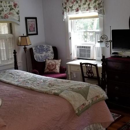 Eastgate Inn B&B Ленокс Экстерьер фото