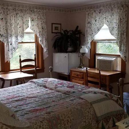Eastgate Inn B&B Ленокс Экстерьер фото